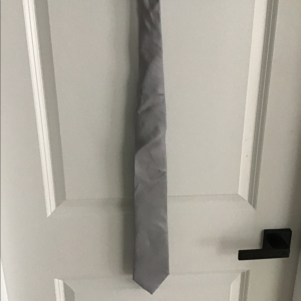 Roundtree & Yorke - All Silk Gray Necktie